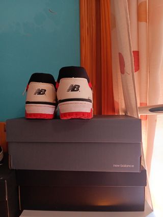 New Balance 550 Blancas y Rojas