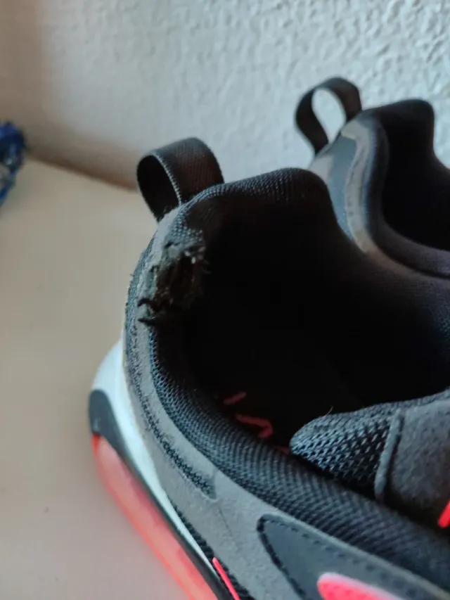 Tenis Nike Air Max 200 Gris y Rosa