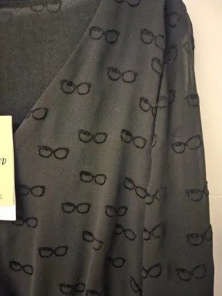 Vestido negro Mango bordado gafas