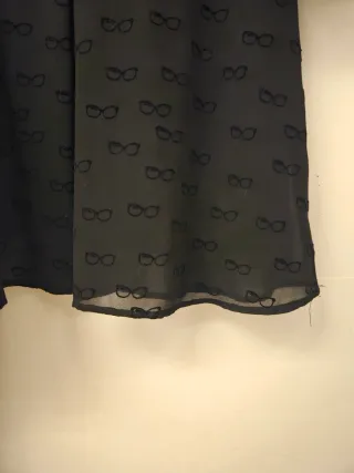 Vestido negro Mango bordado gafas