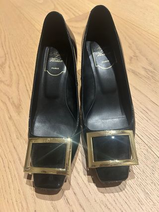 Zapatos Roger Vivier Trompette charol negros
