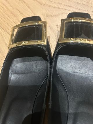 Zapatos Roger Vivier Trompette charol negros