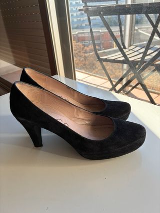 Zapatos de ante Unisa negros