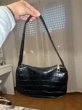Bolso negro efecto piel cocodrilo