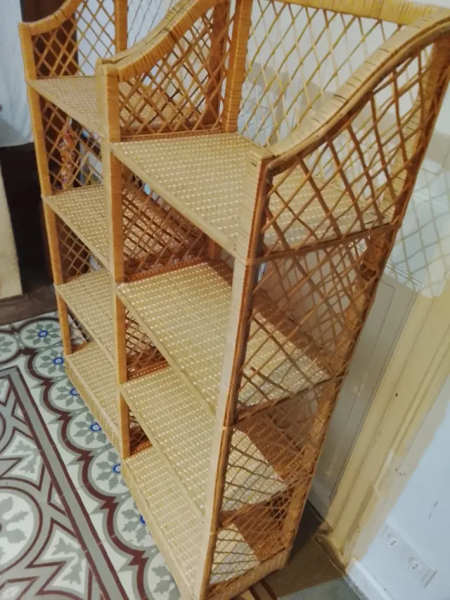 Estantería de mimbre 4 baldas 20€ una 30€ las dos