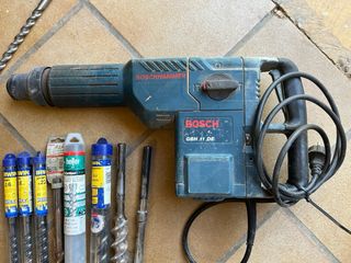 Martillo Bosch GBH 11 DE + Brocas y puntero