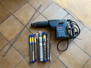 Martillo Bosch GBH 11 DE + Brocas y puntero