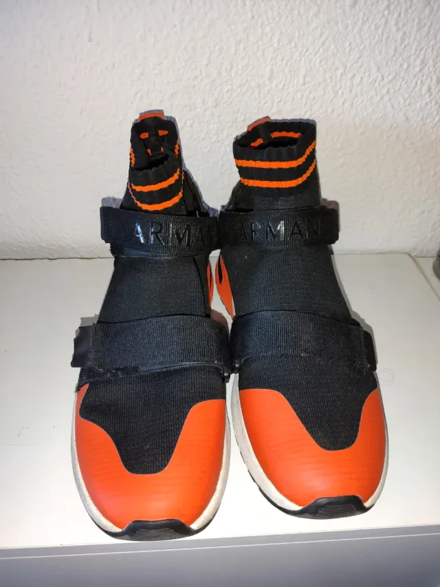 Zapatillas Armani Negras y Naranjas