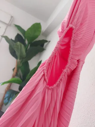 Vestido rosa plisado