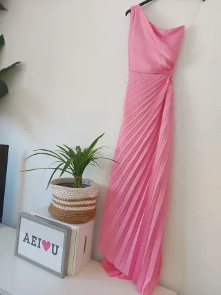 Vestido rosa plisado