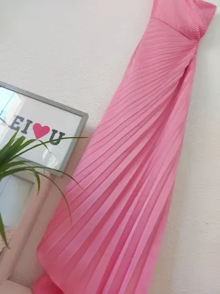 Vestido rosa plisado