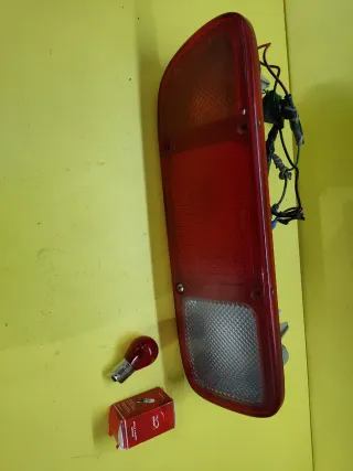 PILOTO TRASERO IZQUIERDO NISSAN TERRANO II MAVERIC