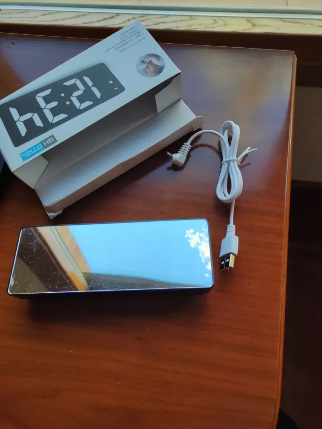 Reloj Despertador Digital GH D712C