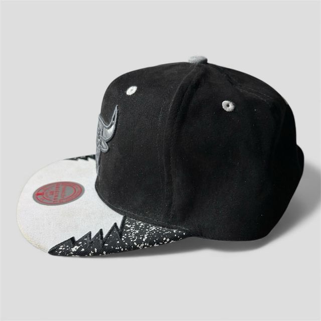 Gorra Chicago Bulls Blanca y Negra