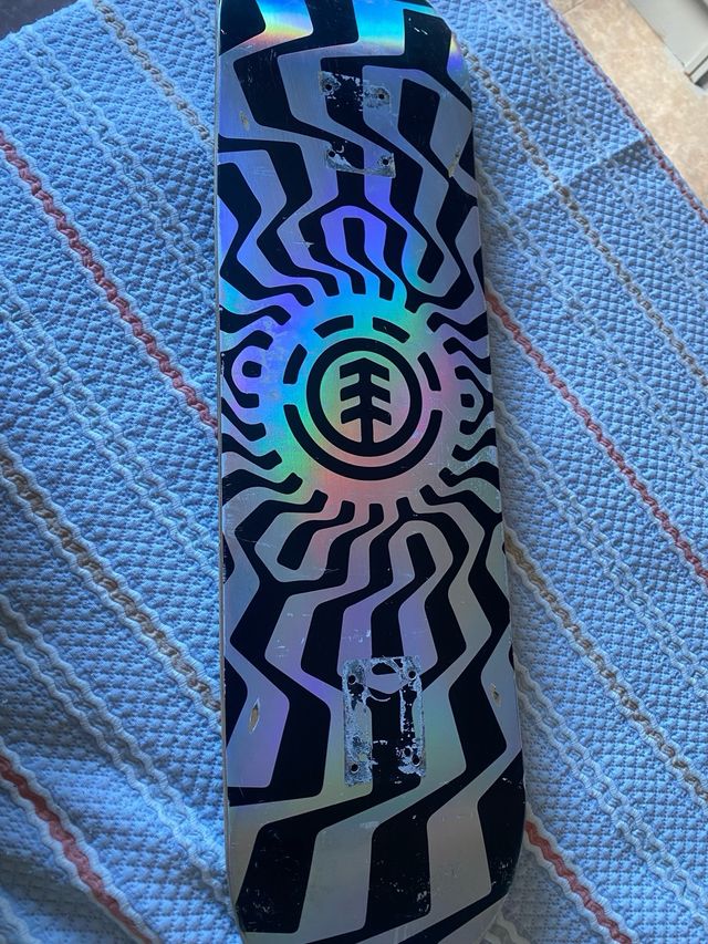 Tabla de skate diseño holográfico