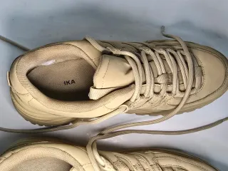 Zapatillas Bershka Beige Mujer