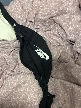 Riñonera Nike Negra