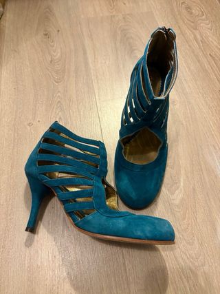 Zapatos de tacón de piel azul