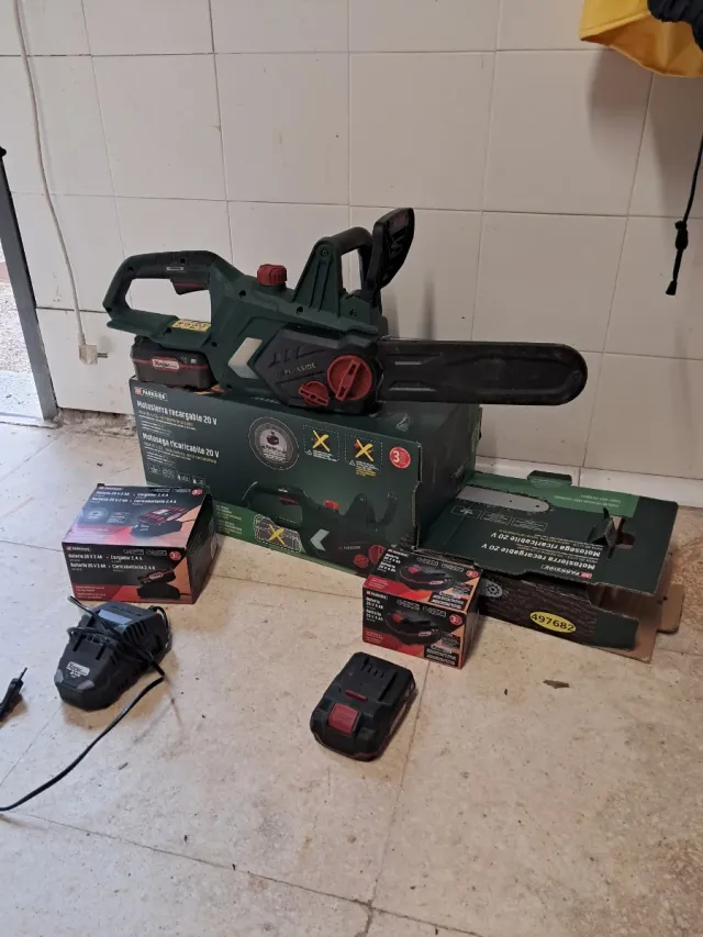 Motosierra Parkside 20V Recargable
