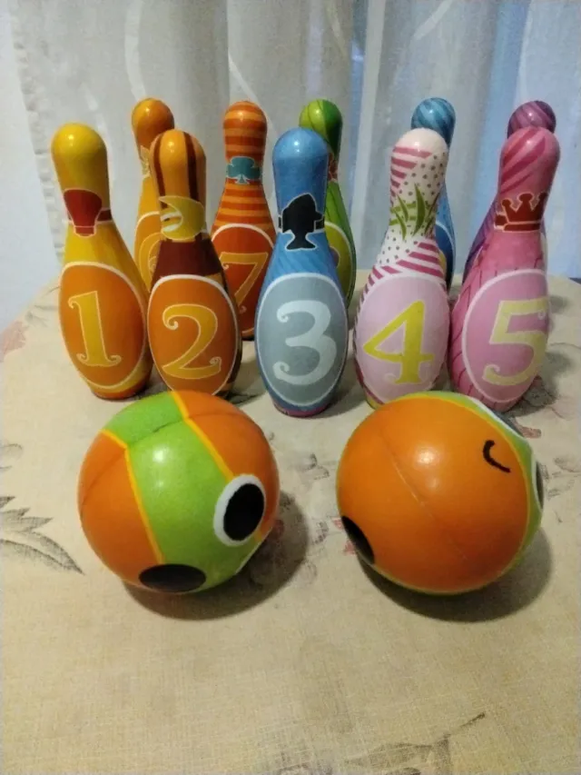 Juego de bolos infantil con números