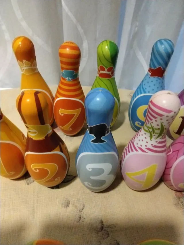 Juego de bolos infantil con números