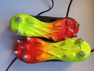 Botas Puma Ultra 1.2 SG Fútbol. Número 36