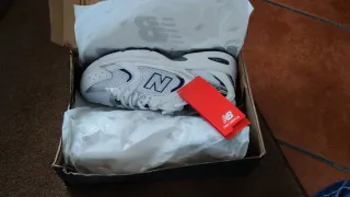 New Balance 530 Azul Marino y Blancas