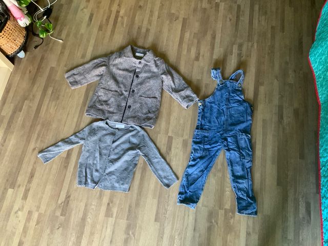 Conjunto niña chaqueta, jersey y tejanos 3-4 años