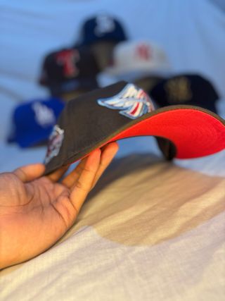 Gorra Marrón y Multicolor