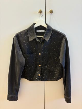 Chaqueta vaquera crop negra Zara - Talla S