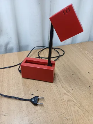 Lampada da scrivania Kreo vintage rossa