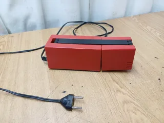 Lampada da scrivania Kreo vintage rossa