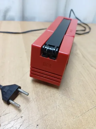 Lampada da scrivania Kreo vintage rossa