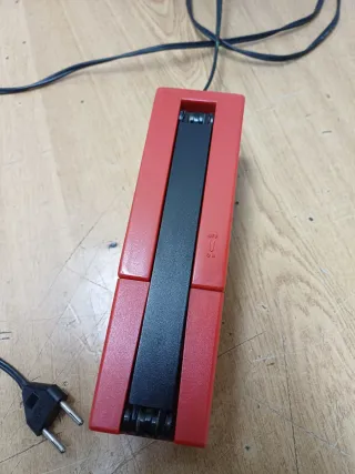 Lampada da scrivania Kreo vintage rossa