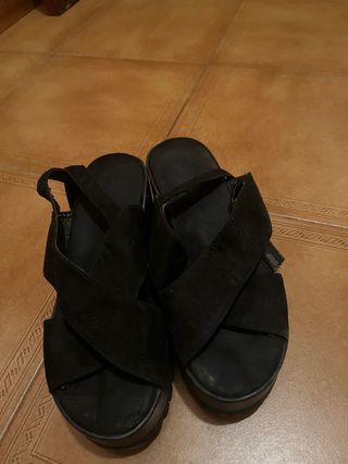 Sandalias negras de plataforma