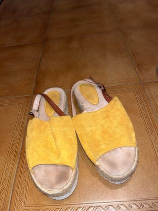 Sandalias Amarillas con Plataforma
