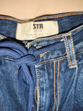 Shorts vaqueros Stradivarius 32 miden cintura 35cm