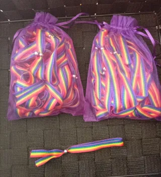 Pulseras de tela Orgullo.Ajustables. Hechas a mano