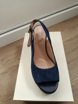 Sandalias con cuña Geox