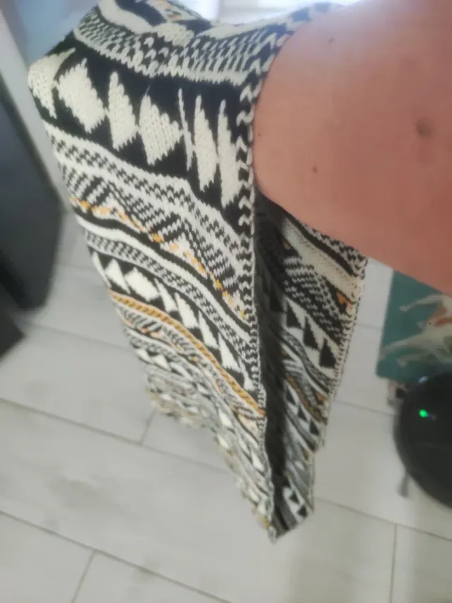 Bufanda tejida geométrica