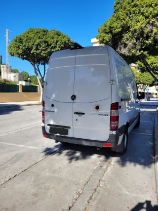 Mercedes-Benz Sprinter 2012