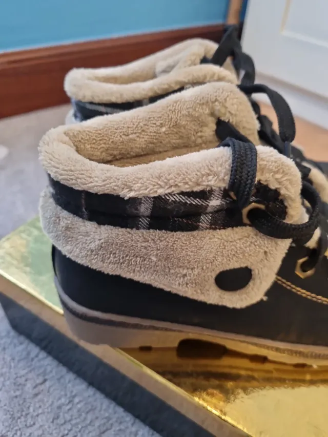 Botas invierno forradas cuadros talla 37