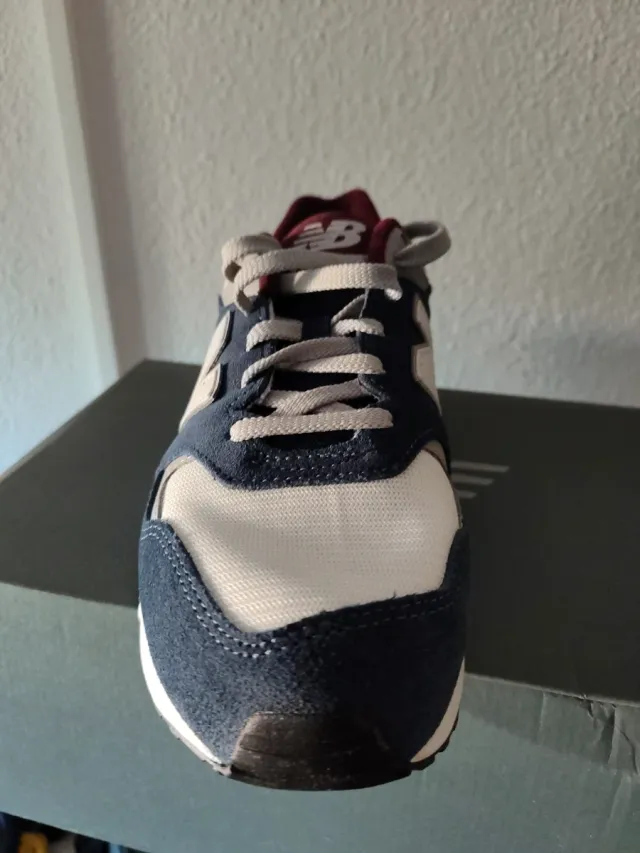 Tenis New Balance Beige y Azul