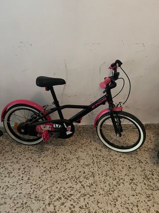 Bicicleta infantil BTWIN rosa y negra