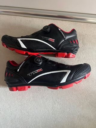 Zapatillas Ciclismo TKX Negras y Rojas