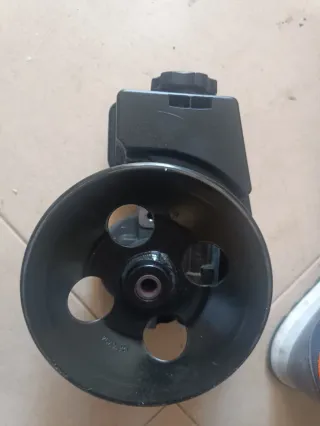 Bomba de dirección asistida Jeep