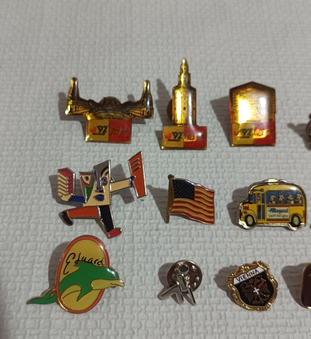 Lotto di 19 distintivi antichi vari PSOE Mayoral ONCE