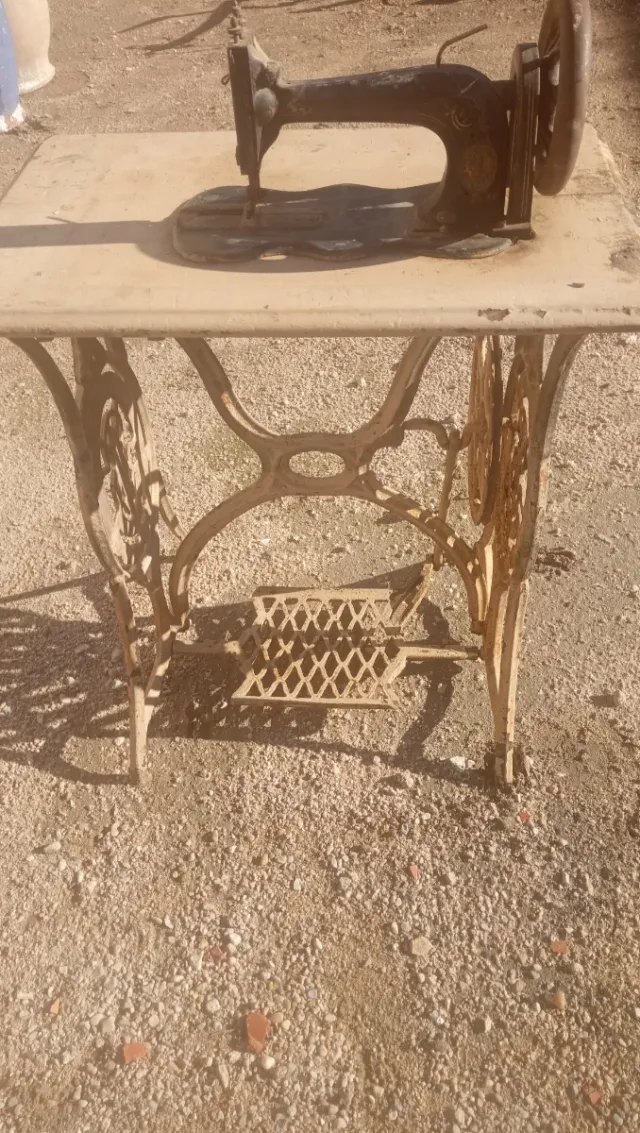 Máquina de coser antigua