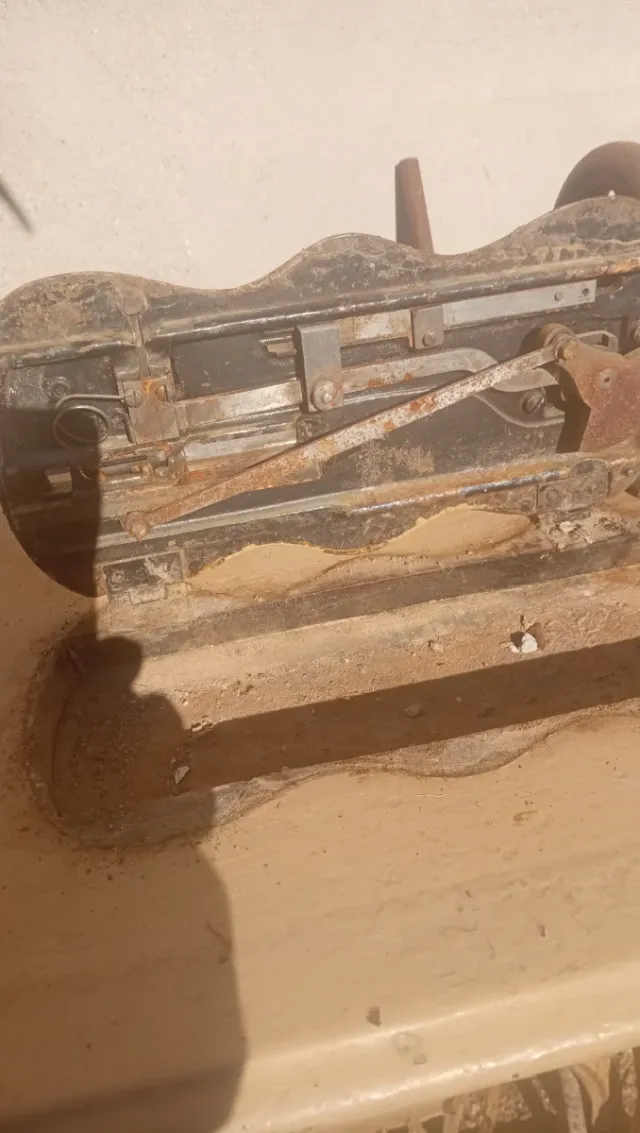 Máquina de coser antigua