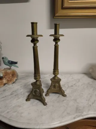 Candelabri antichi in bronzo per altare